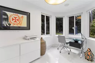 2550 Flamingo Dr, Miami Beach, FL 33140 - Photo 20