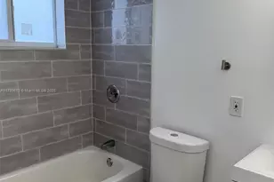 1895 Venice Park Dr, North Miami, FL 33181 - Photo 14