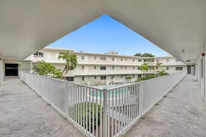 1895 Venice Park Dr #2A, North Miami, FL 33181 - Photo 4