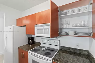 1200 Brickell Bay Dr #PH 4218, Miami, FL 33131 - Photo 18