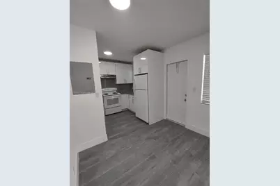 1895 Venice Park Dr #16B, North Miami, FL 33181 - Photo 8