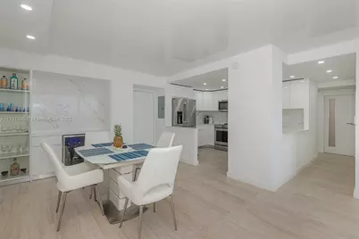 100 Bayview Dr #825, Sunny Isles Beach, FL 33160 - Photo 8