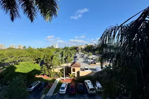 19501 E Country Club Dr, Aventura, FL 33180 - Photo 24