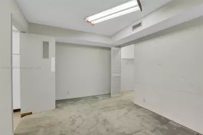2000 Towerside Ter #307, Miami, FL 33138 - Photo 16