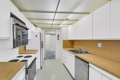 2000 Towerside Ter #307, Miami, FL 33138 - Photo 12