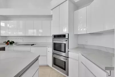 2534 Poinciana Dr, Weston, FL 33327 - Photo 32