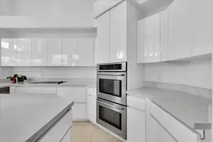 2534 Poinciana Dr, Weston, FL 33327 - Photo 32