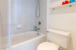 3731 N Country Club Dr, Aventura, FL 33180 - Photo 28