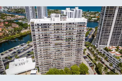 3731 N Country Club Dr #1927, Aventura, FL 33180 - Photo 2