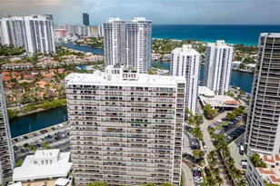3731 N Country Club Dr, Aventura, FL 33180 - Photo 42