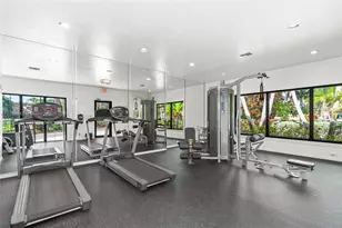 855 Blue Ridge Cir, West Palm Beach, FL 33409 - Photo 18