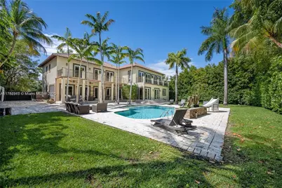 31 Island Dr, Key Biscayne, FL 33149 - Photo 2