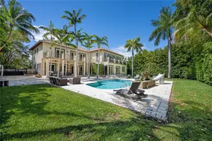31 Island Dr, Key Biscayne, FL 33149 - Photo 2