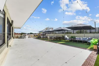 10648 Fountainbleau  Blvd, Miami, FL 33172 - Photo 18