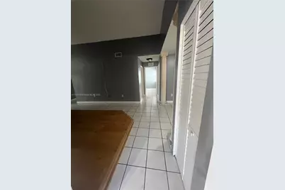 19851 NW 82nd Ct, Hialeah, FL 33015 - Photo 20