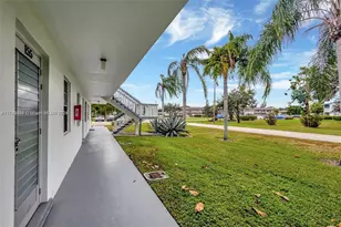155 Canterbury G, West Palm Beach, FL 33417 - Photo 8