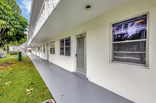 155 Canterbury G, West Palm Beach, FL 33417 - Photo 6