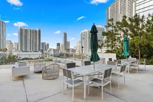 88 SW 7th St, Miami, FL 33130 - Photo 36