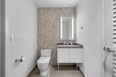 88 SW 7th St #809, Miami, FL 33130 - Photo 22