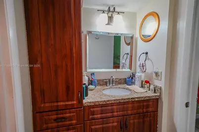 3138 Via Poinciana #105, Lake Worth, FL 33467 - Photo 18