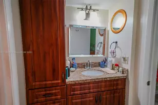 3138 Via Poinciana, Lake Worth, FL 33467 - Photo 18