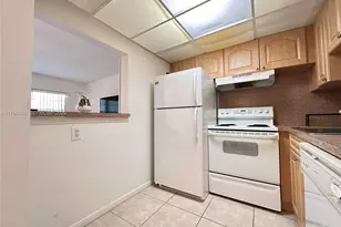 569 N Fanshaw N, Boca Raton, FL 33434 - Photo 12