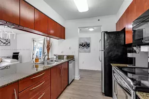1200 Brickell Bay Dr, Miami, FL 33131 - Photo 4