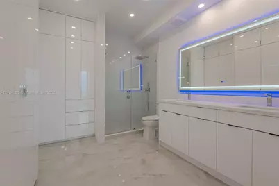 100 Bayview Dr #PH25, Sunny Isles Beach, FL 33160 - Photo 22