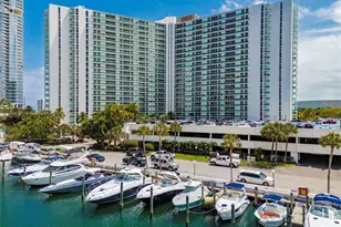 100 Bayview Dr, Sunny Isles Beach, FL 33160 - Photo 38