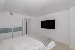 100 Bayview Dr, Sunny Isles Beach, FL 33160 - Photo 18