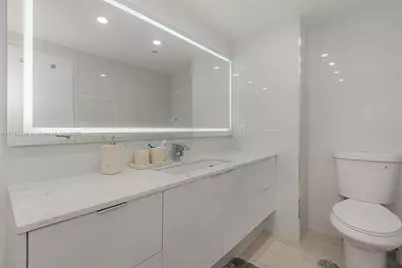 100 Bayview Dr #825, Sunny Isles Beach, FL 33160 - Photo 24