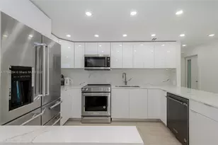100 Bayview Dr, Sunny Isles Beach, FL 33160 - Photo 10