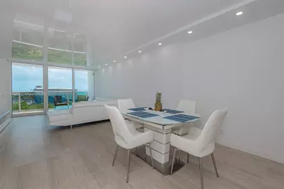 100 Bayview Dr #825, Sunny Isles Beach, FL 33160 - Photo 2