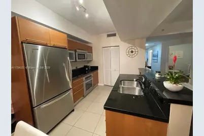 253 NE 2nd St #1008, Miami, FL 33132 - Photo 2