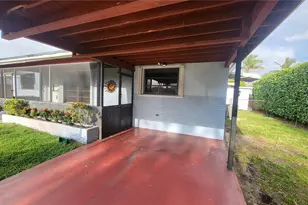 521 N 70th Way, Hollywood, FL 33024 - Photo 4