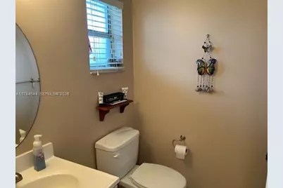 9350 Sunrise Lakes Blvd #109, Sunrise, FL 33322 - Photo 6