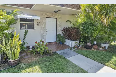 419 SW Natura Ave #C, Deerfield Beach, FL 33441 - Photo 2