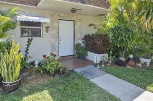 419 SW Natura Ave, Deerfield Beach, FL 33441 - Photo 2