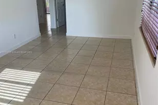 271 NW 57th Ct, Miami, FL 33126 - Photo 4