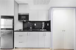 19201 Collins Ave, Sunny Isles Beach, FL 33160 - Photo 8