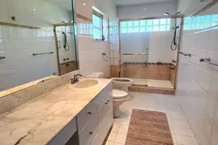 22310 Cameo Dr E, Boca Raton, FL 33433 - Photo 4