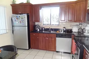 342 Lakeview Dr, Weston, FL 33326 - Photo 8