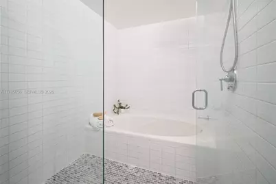 888 Biscayne Blvd #1009, Miami, FL 33132 - Photo 8