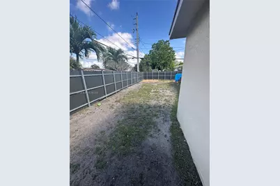 7531 Tropicana St, Miramar, FL 33023 - Photo 14