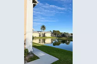 1017 Washington Cir #1017A, Homestead, FL 33034 - Photo 2