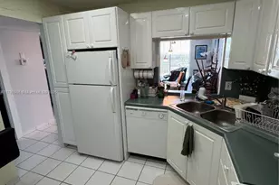 427 Golden Isles Dr, Hallandale Beach, FL 33009 - Photo 16