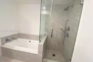 488 NE 18th St, Miami, FL 33132 - Photo 10