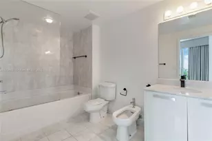 601 NE 36th St, Miami, FL 33137 - Photo 10