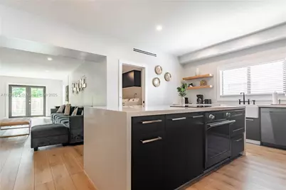 2360 SW 12th St, Miami, FL 33135 - Photo 14