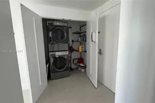 90 SW 3rd St, Miami, FL 33130 - Photo 24